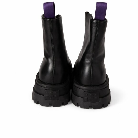 Shoes - Picture 4 of 6